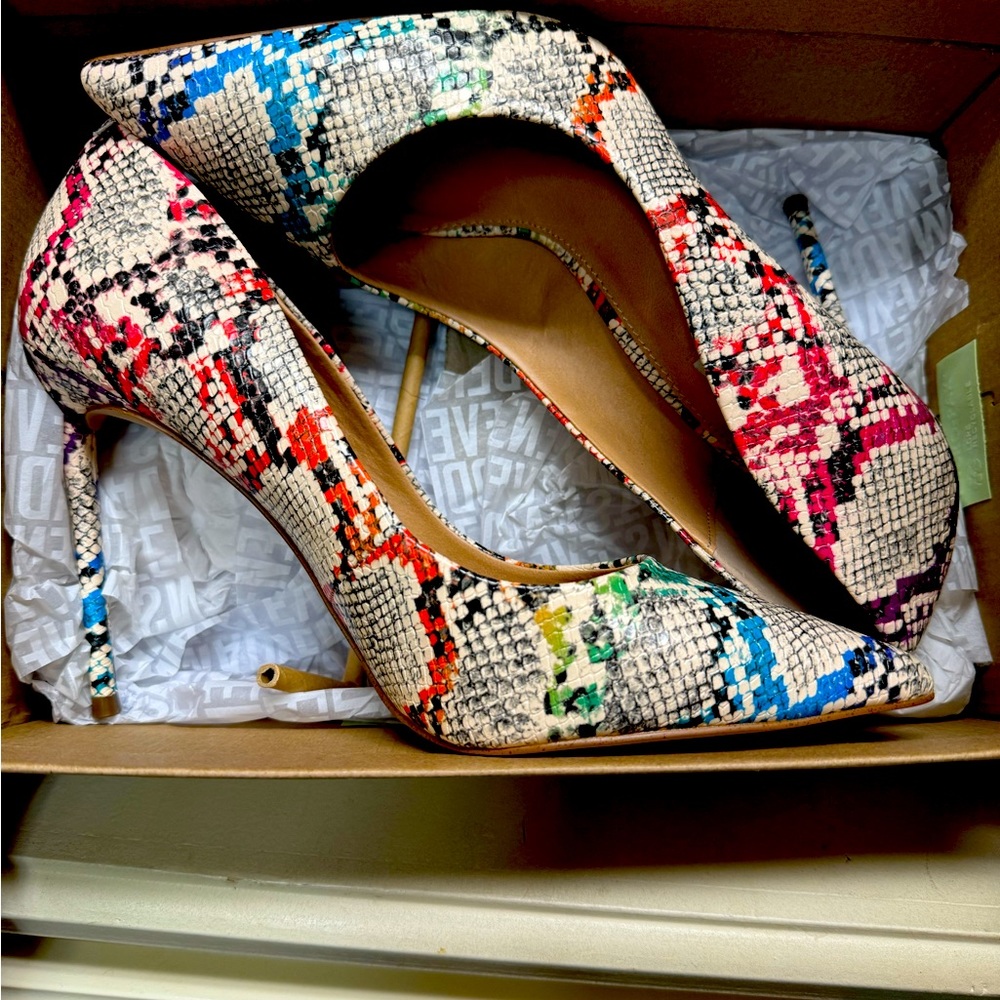 Steve Madden rainbow snake print